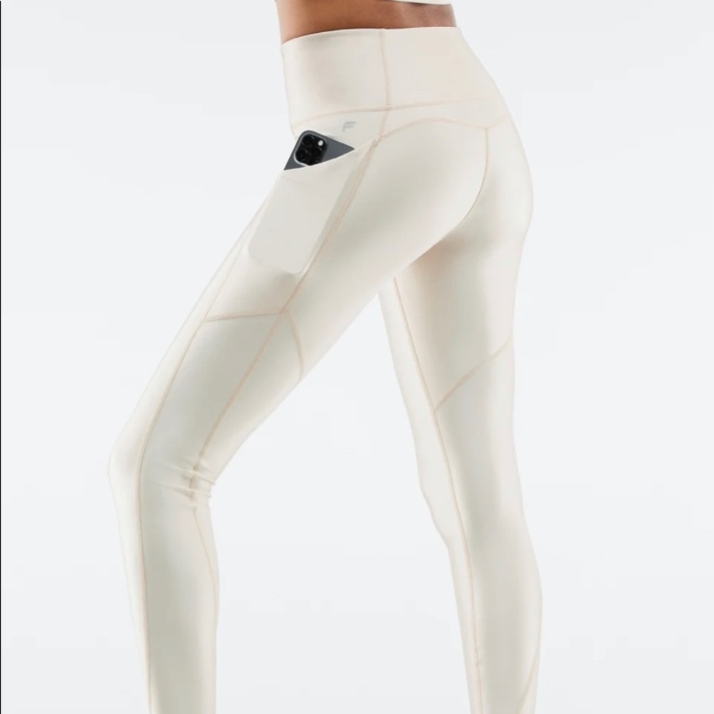 Fabletics Oasis Shine High-Waisted Leggings